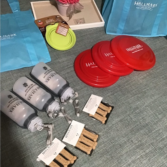 Arcadia Trail Collapsible Bowel.Brand New Comes with a mini frame for key chain. - Picture 8 of 9